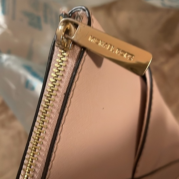 MICHAEL KORS JET SET CROSS GRAIN LEATHER TOP ZIP TOTE BAG - Picture 13 of 13